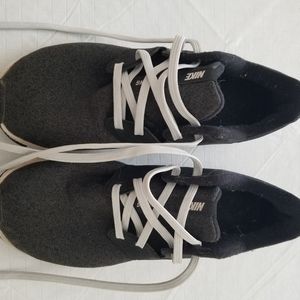 Nike Air Bella Sneakers